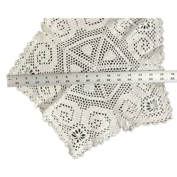 Vintage Crocheted Doilies Lot of 3 - Picture 5 of 6